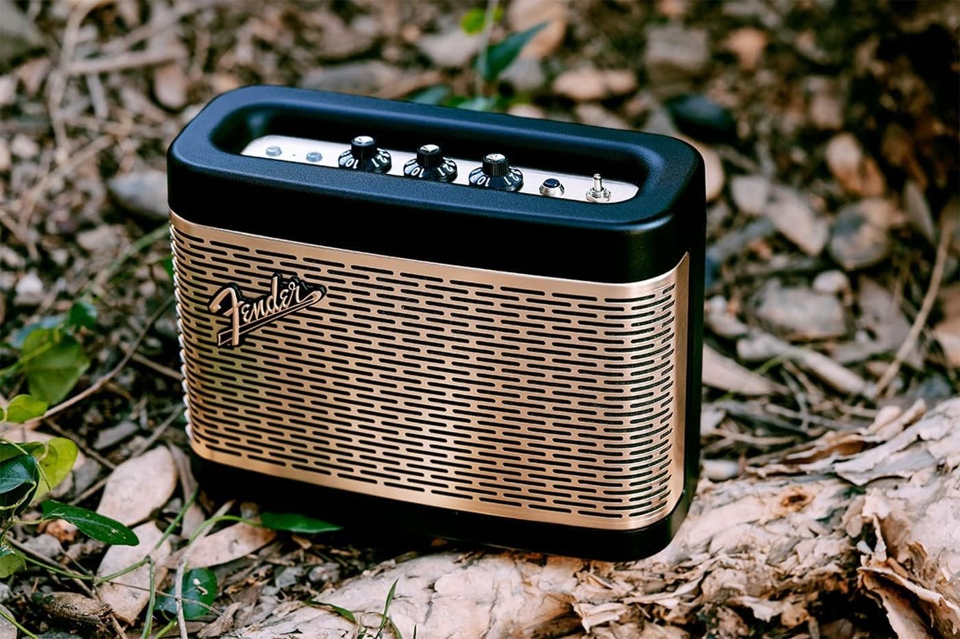 image:imageFender Newport 2 Portable Bluetooth Speaker RedGunmetal
